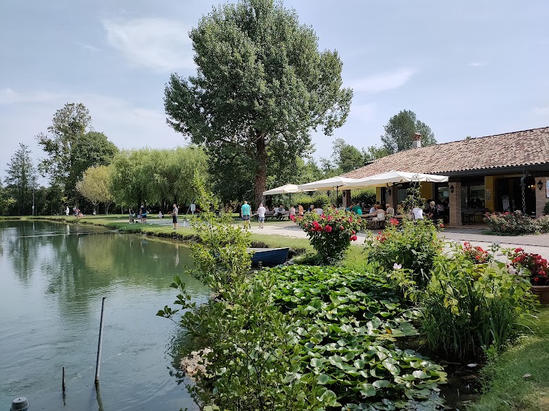 Agriturismo & Pesca Sportiva Lago Orzaie in Fontanafredda, Italy