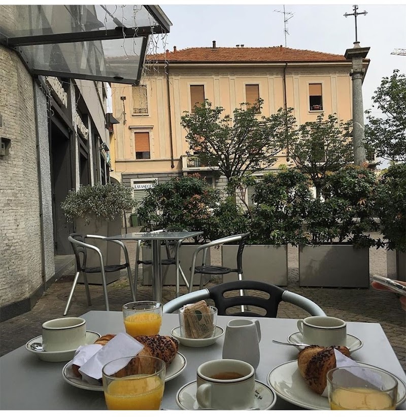 Albergo Sole in Mariano Comense, Italy