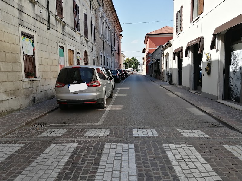 Alle Fronde in Asola, Italy