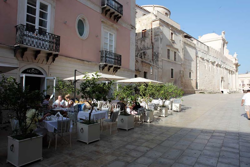 Antico Hotel Roma 1880 in Siracusa, Italy