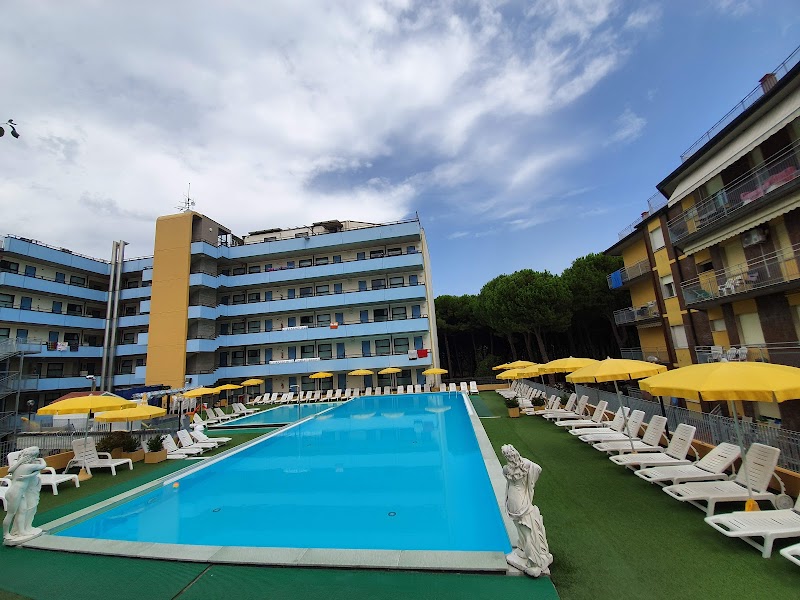 Aparthotel Costa dei Pini in Cervia, Italy