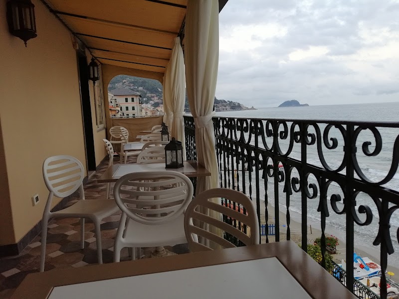 Arrigo Rooms & Apartments in Alassio, Italy