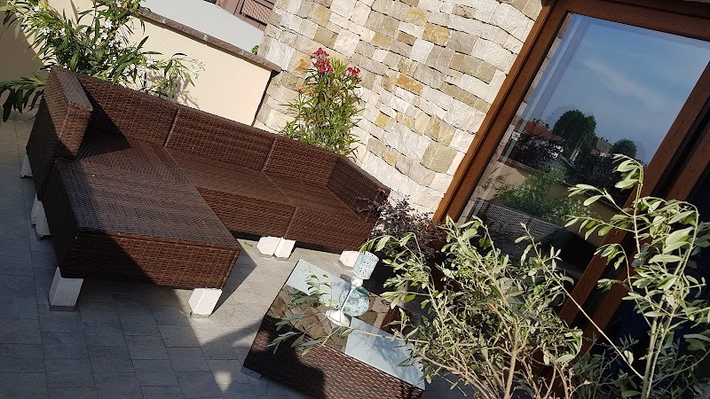 B&B FlOWER 2 in Cornaredo, Italy