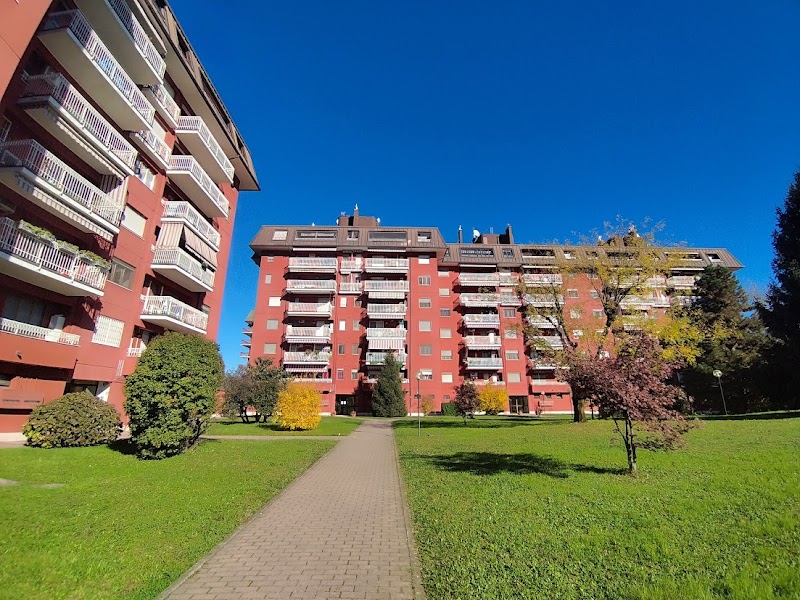 B&B IV Novembre Apartment- Forum AssAGO - Stadio San Siro - Duomo Milano Centro - fiera Milano in Corsico, Italy