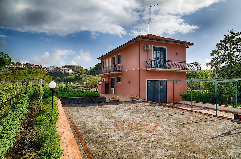 Bee Happy in Zafferana Etnea, Italy