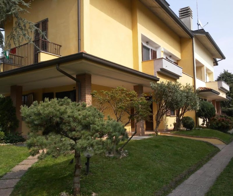 Casa Adriana (Cozy B&B Close to Milan's Subway) in Cologno Monzese, Italy