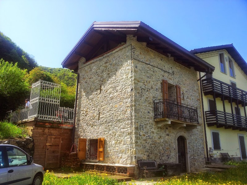 Casa Arcangeli in Zogno, Italy