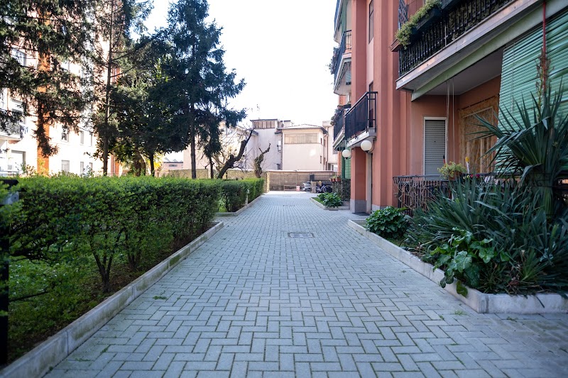 Casa Giulia Affittacamere FORUM ASSAGO M2 M1 Milano CENTRO in Corsico, Italy