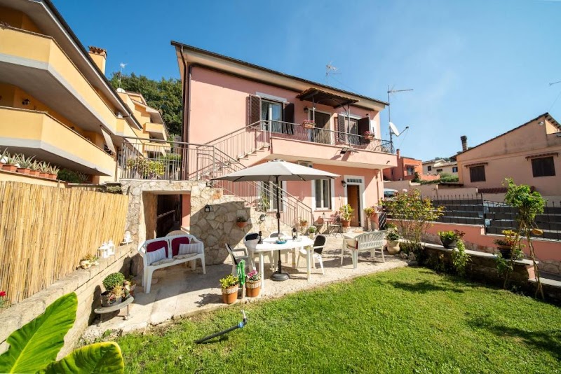 Casa Rosada in Riano, Italy