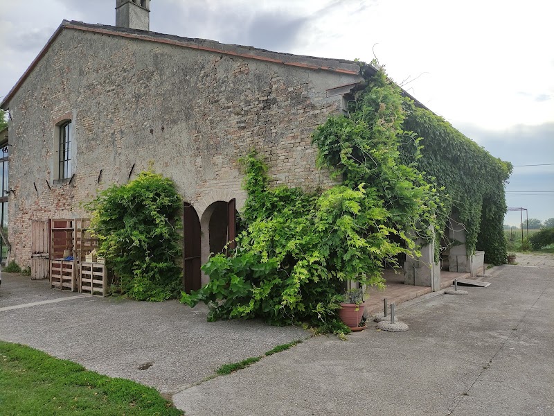 Cascina Cavalta in Asola, Italy