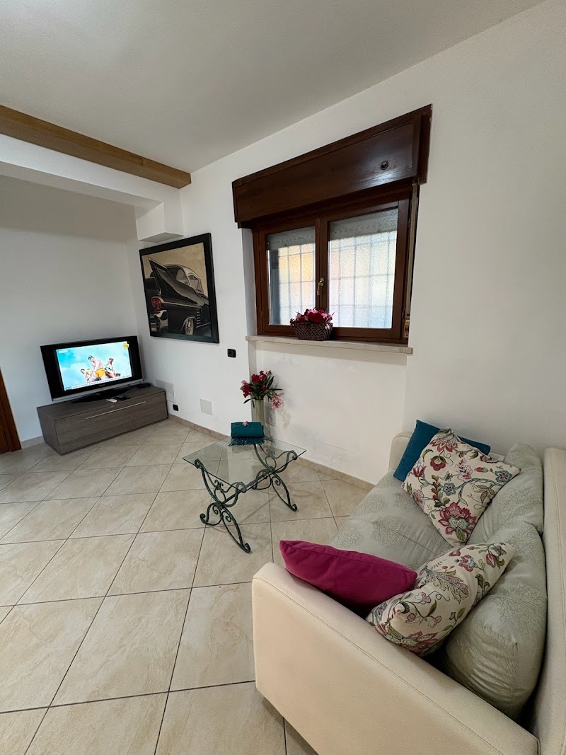 Casetta Accogliente Indipendente con Parcheggio Privato in Marino, Italy