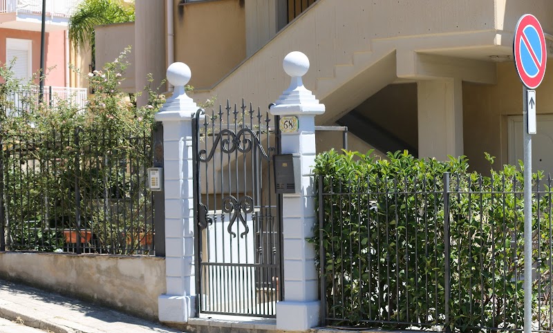 Click Art & Room Trabia in Trabia, Italy