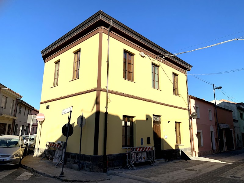 Domo Achenza Guesthouse in Terralba, Italy