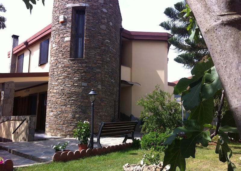 Hibiscus in Capoterra, Italy