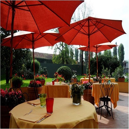 Hotel Cascina Marisa in Opera, Italy