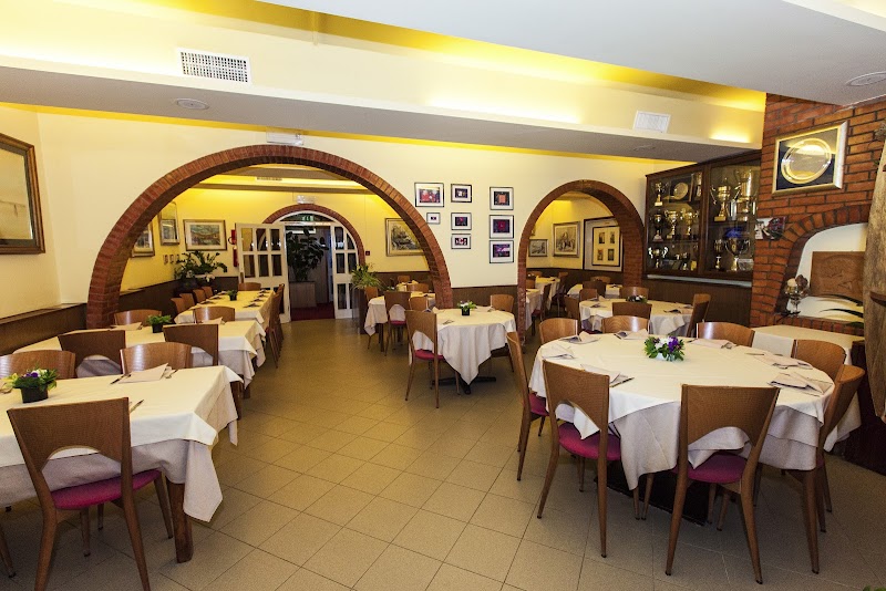 Hotel La Rondine in Cavallino, Italy