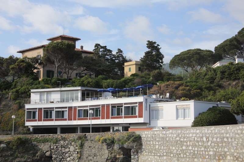 Hotel La Scogliera in Lavagna, Italy