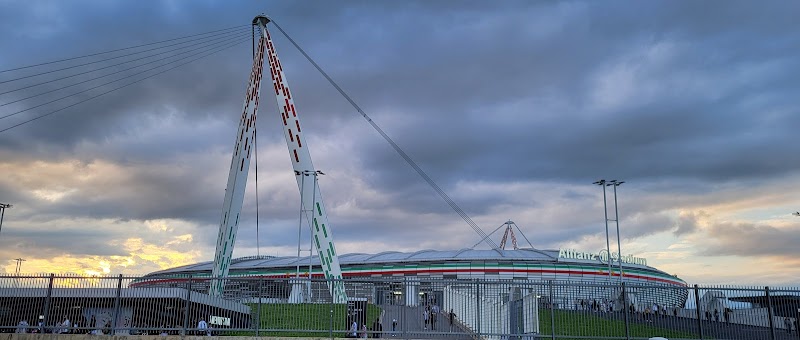 Hotel Restaurant Dropiluc in Druento, Italy