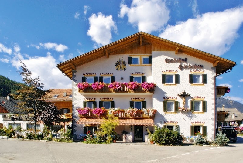 Hotel Zum Hirschen in Brunico, Italy