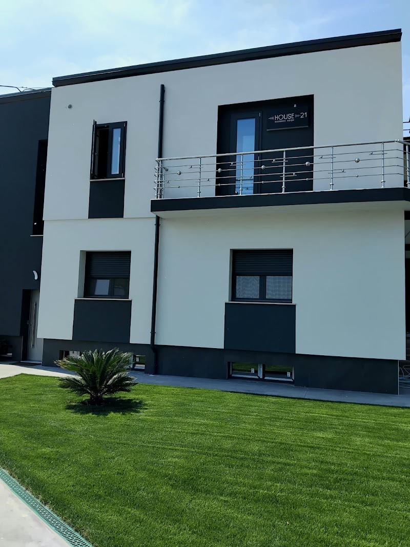 House 21 Residence Room in Collecchio, Italy