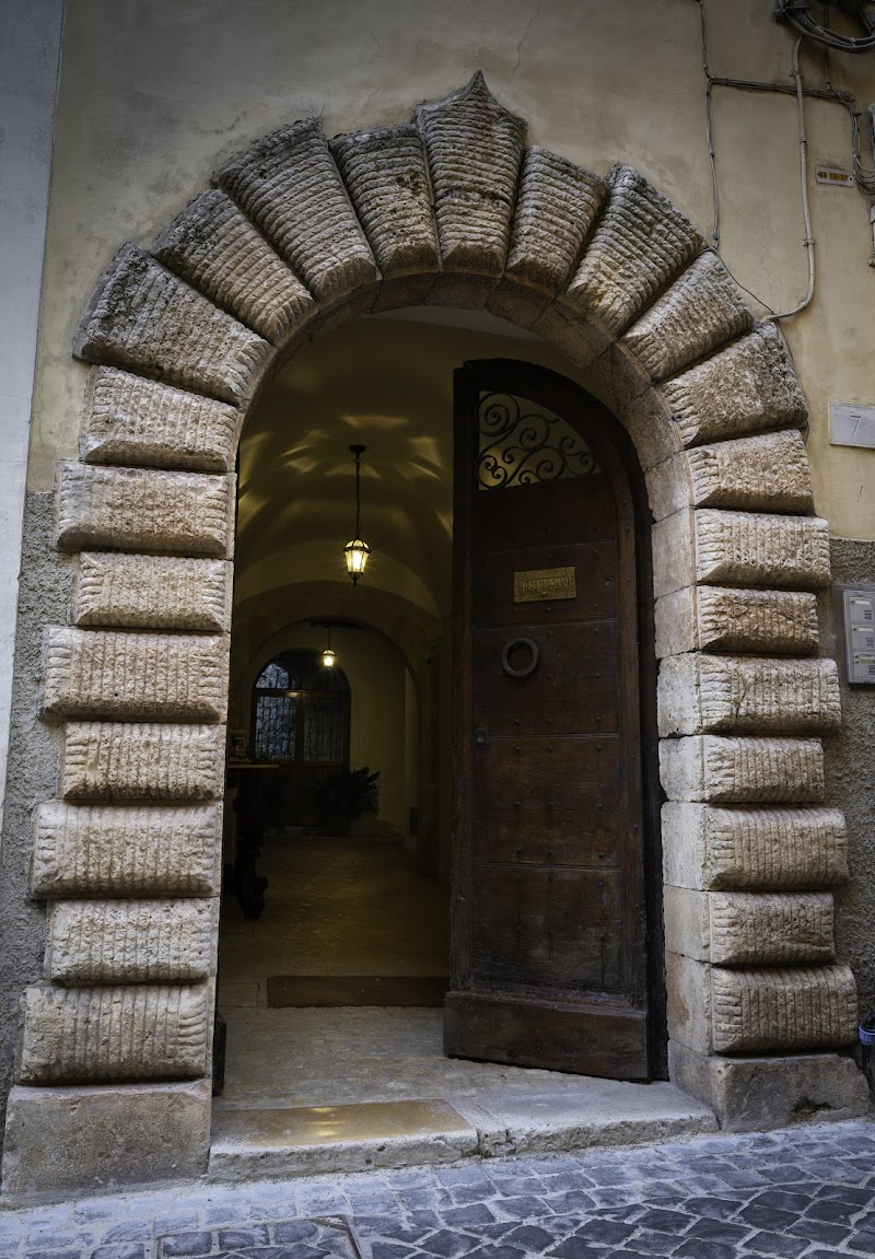 Il Rosone - Rooms & Apartments in Alatri, Italy