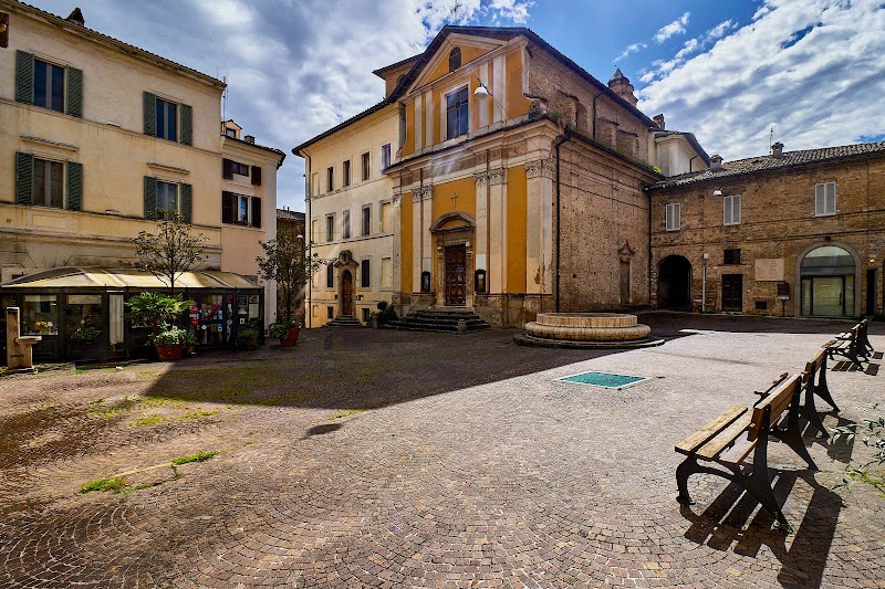 La Bifora del Medioevo in Rieti, Italy