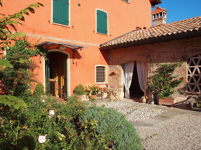 La Via della Seta in Bagnolo in Piano, Italy