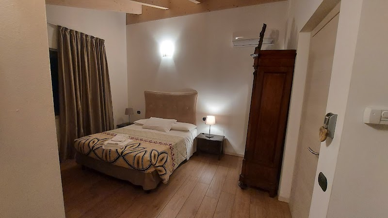 La Villa Bianca Guest House in Cantu, Italy