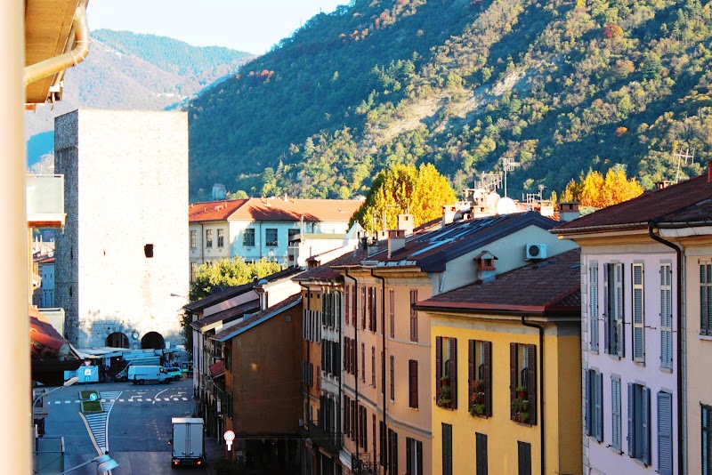 Le Dame Della Cortesella in Como, Italy