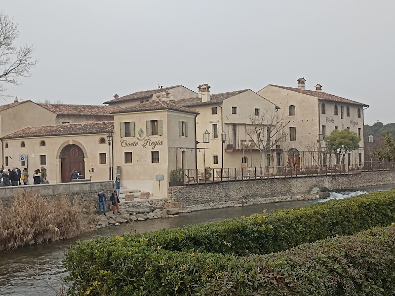 Le Finestre Su Borghetto in Valeggio sul Mincio, Italy