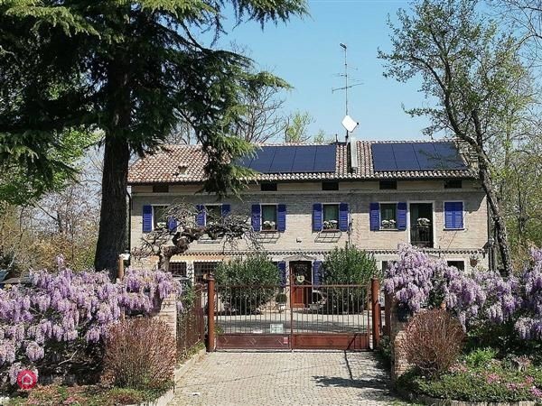 Maison Deux in Albinea, Italy