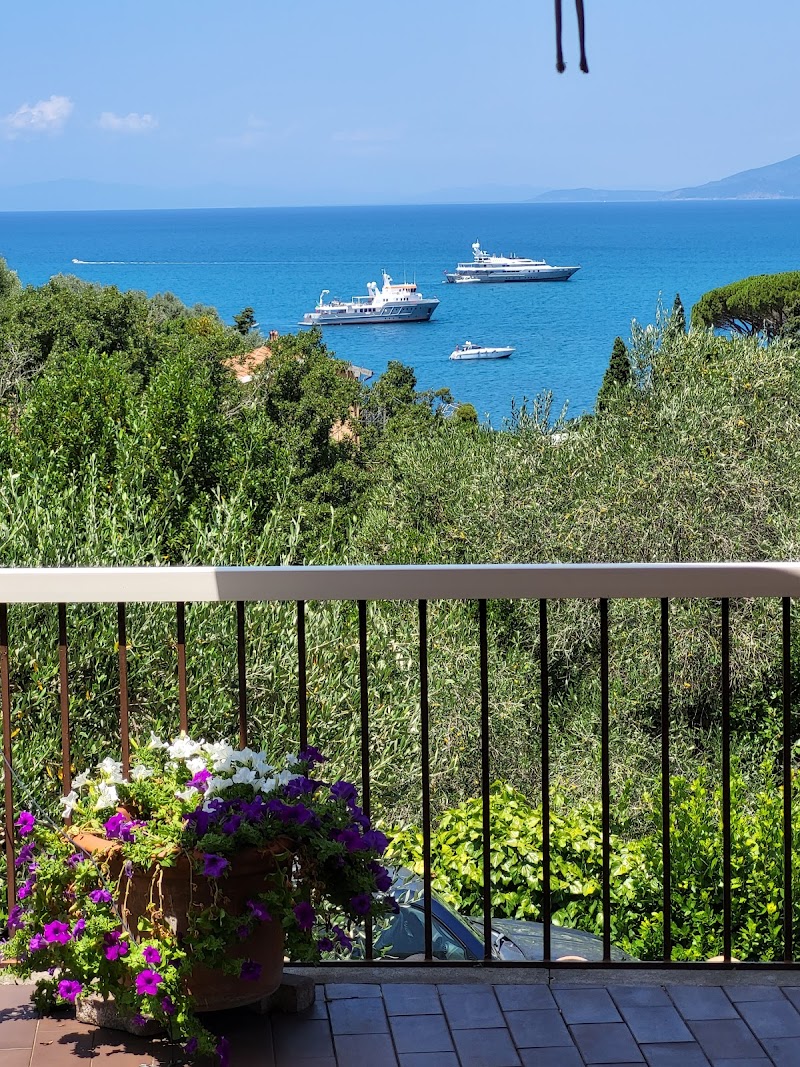 Navarro Hill Resort in Porto Santo Stefano, Italy