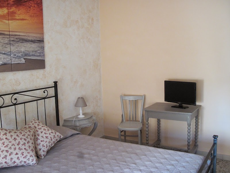 Non Salvat Superbia in Valenza, Italy