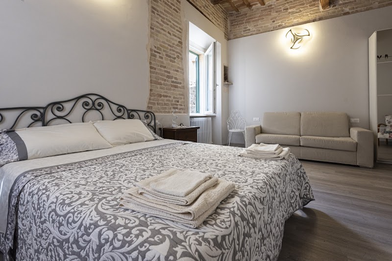 Nuvole e Rondini in Recanati, Italy