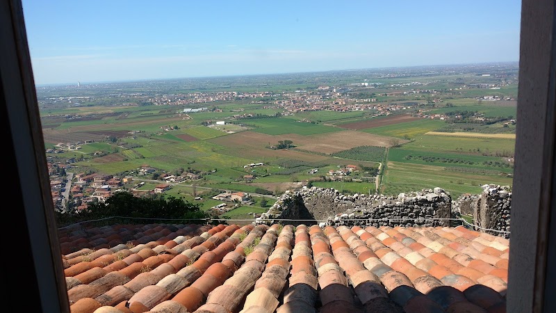 Ostello San Nicola in Sermoneta, Italy
