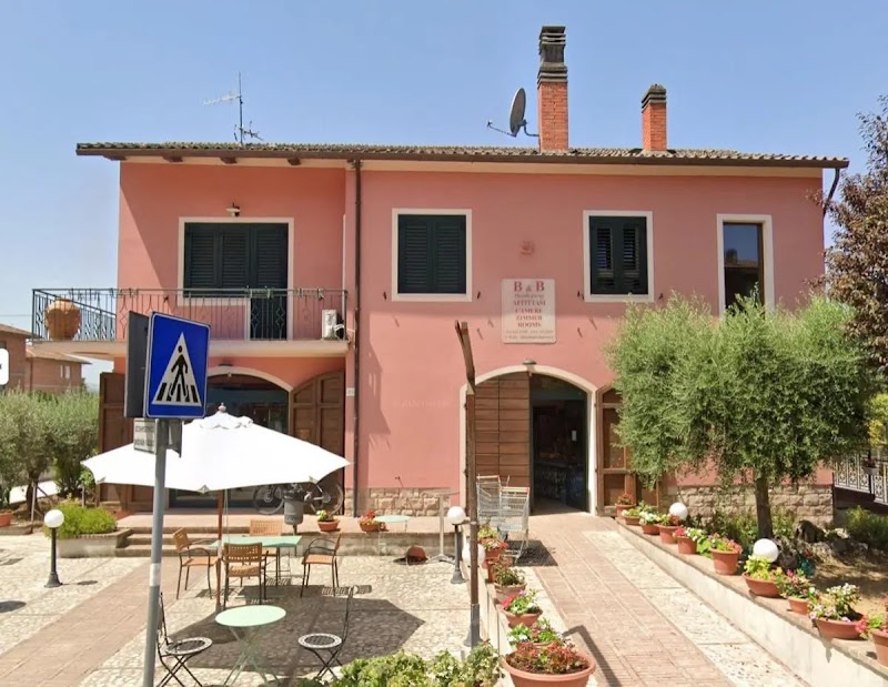 Piccola Parigi in Spoleto, Italy