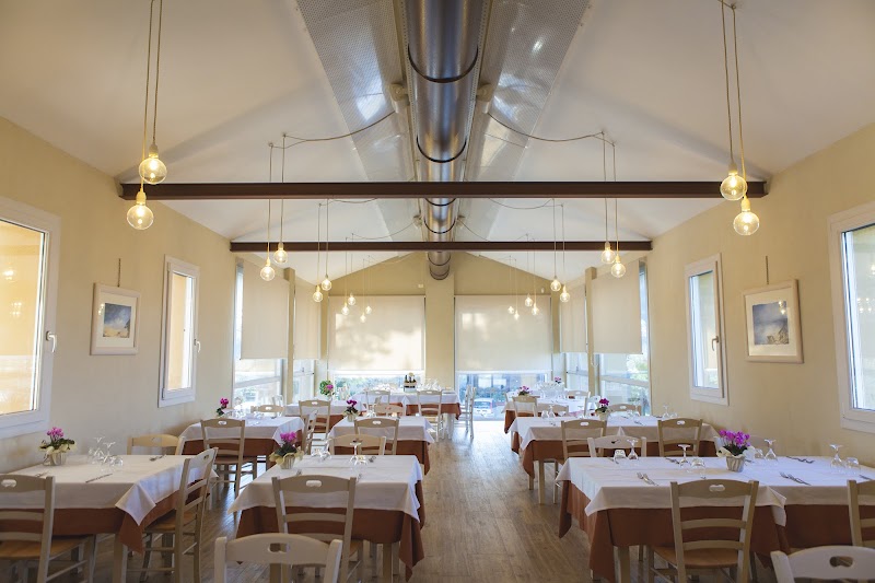 Ristorante and B&B Oasi in Falconara Marittima, Italy