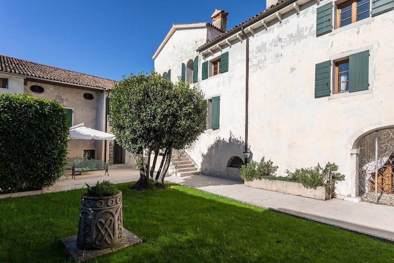 Villa Morona de Gastaldis in Valdobbiadene, Italy