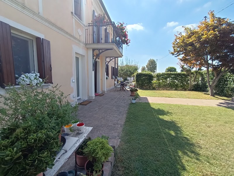 We CaRe Appartamento in Lendinara, Italy