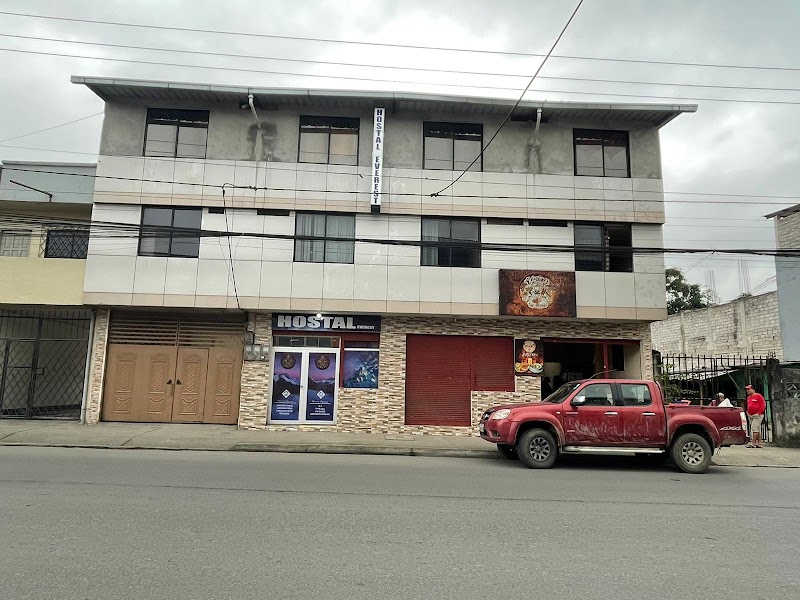 Everest Hostel in Santo Domingo de los Colorados, Ecuador