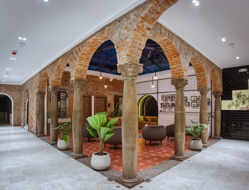 Wanderlot - Hotel Plaza Central in Riobamba, Ecuador