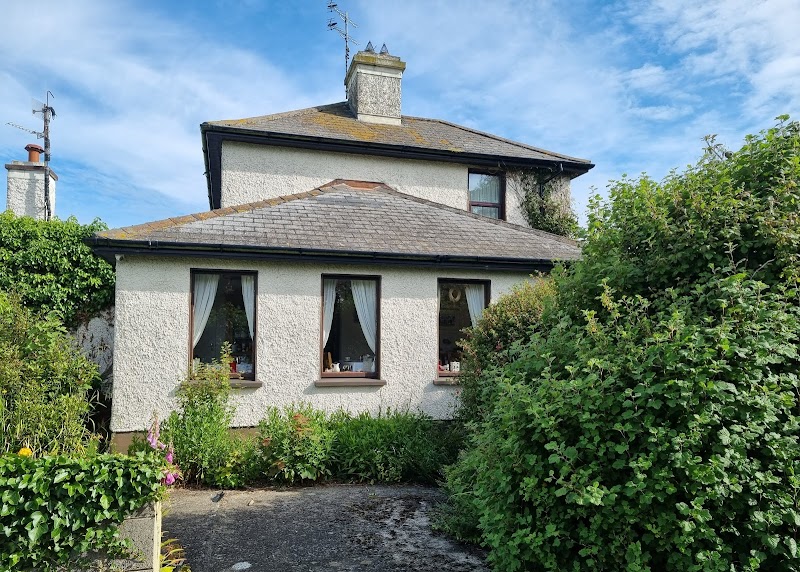 Woodview Farmhouse in Na Sceiri, Ireland