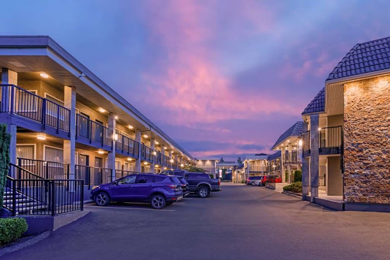 Best Western Plus Burnaby Hotel in Burnaby, Canada