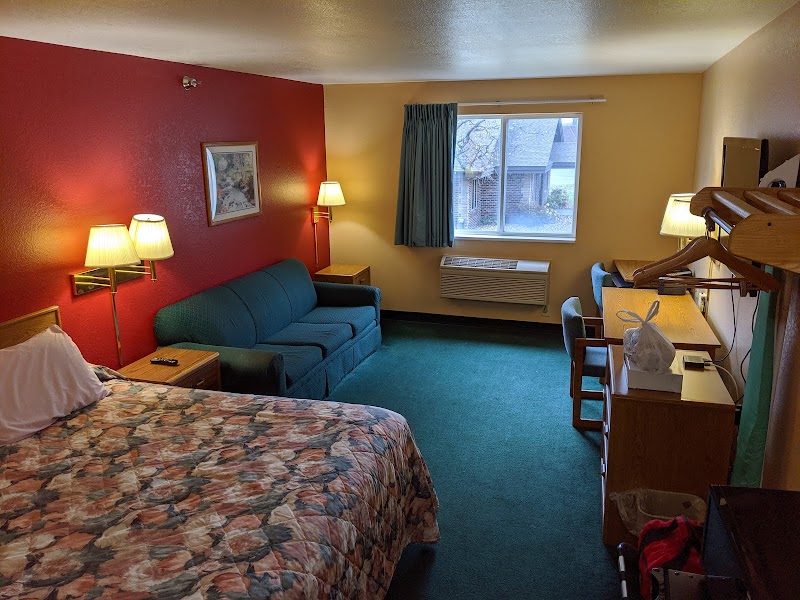 Budget Host Inn in Albert Lea, United States
