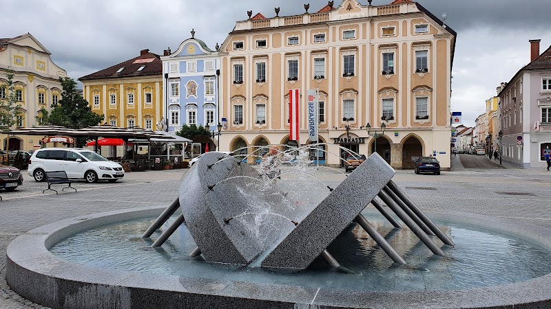 Gasthof zum Goldenen Schiff in Enns, Austria