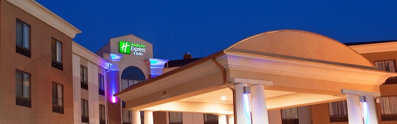 Holiday Inn Express & Suites Akron Regional Airport Area in Akron, United States