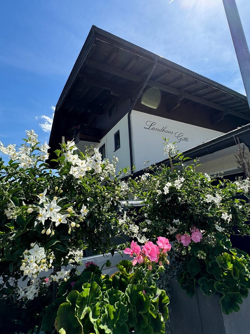 Hotel Garni Landhaus Gitti in Zell am See, Austria