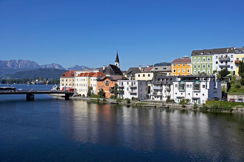 Keramikhotel Goldener Brunnen in Gmunden, Austria