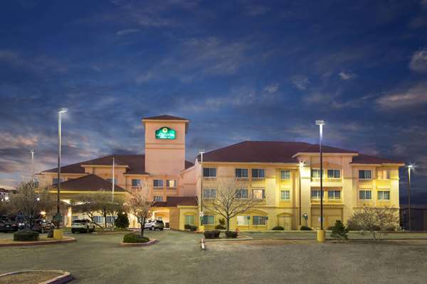 La Quinta Inn & Suites by Wyndham Albuquerque Midtown in Albuquerque, United States