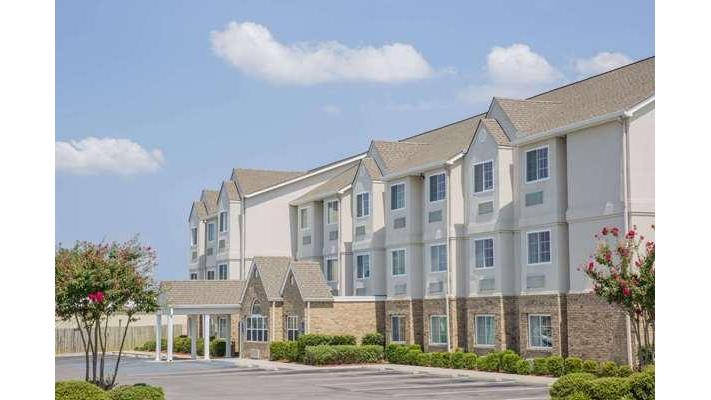 Microtel Inn & Suites by Wyndham Albertville in Albertville, United States